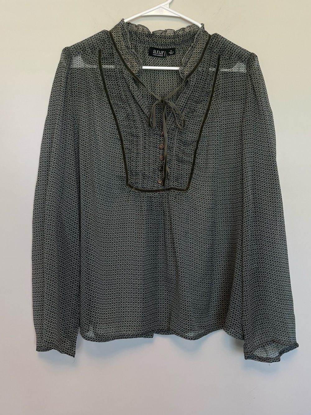 a.n.a Plus Size 1X Gray Geometric Print Ruffle Tie Neck Long Sleeve Blouse